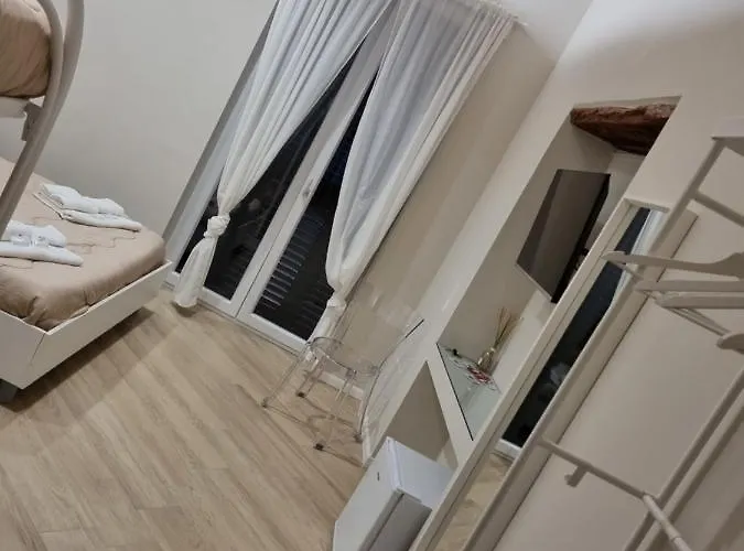 Cala Di Luna House Bed & Breakfast